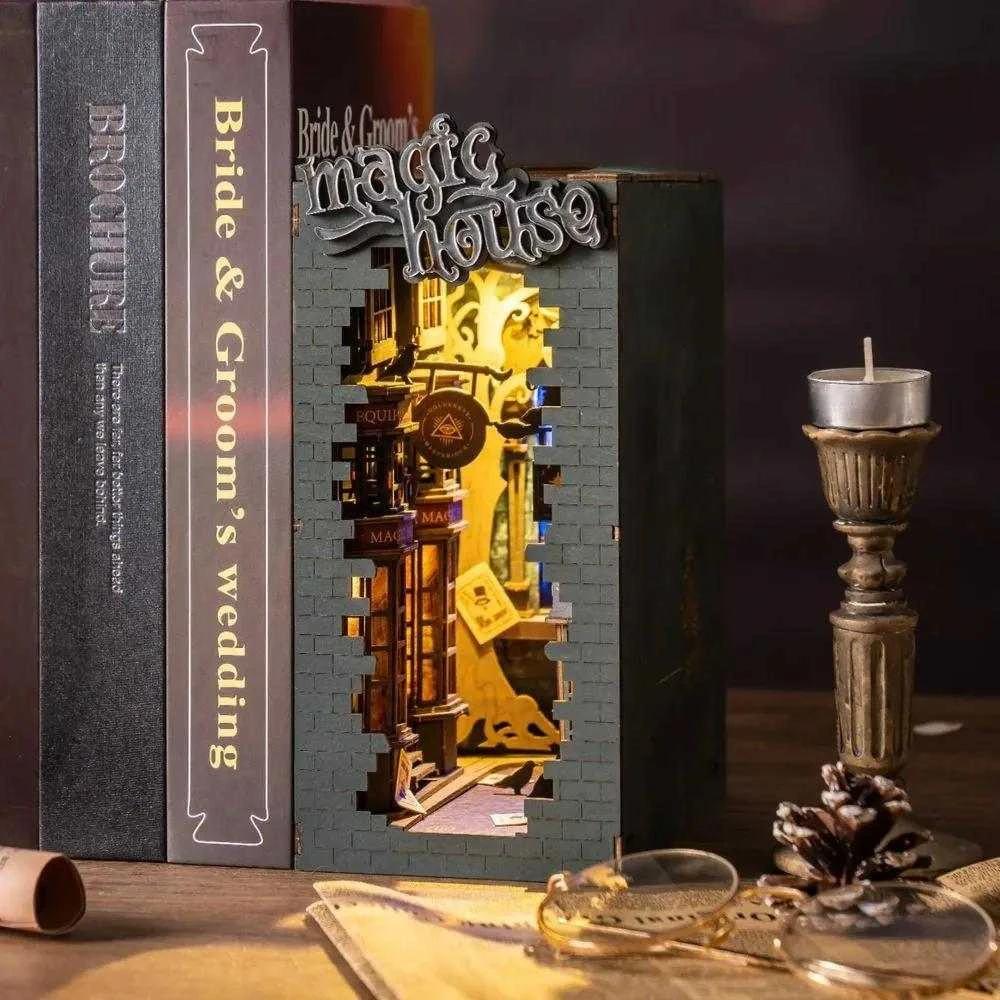 Robotime Rolife Magic House Book Nook